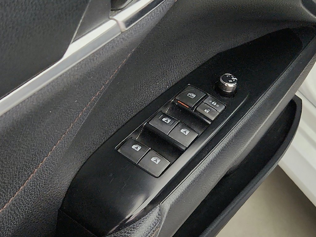 Used 2018 Toyota Camry XLE w/ Audio Package FWD image 22