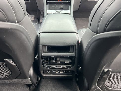 Used 2024 Jeep Grand Cherokee Limited w/ Luxury Tech Group II image 38