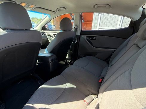 Used 2016 Hyundai Elantra SE w/ Option Group 02 image 9