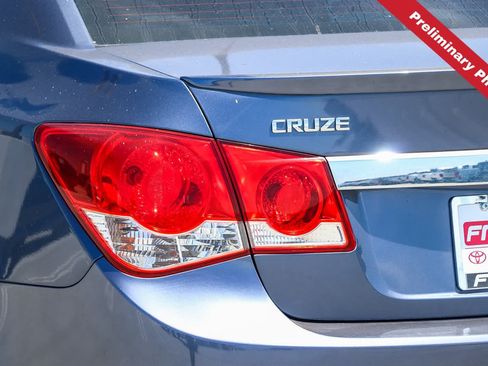 Used 2014 Chevrolet Cruze LT w/ Enhanced Safety Package FWD image 8