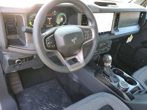 New 2025 Ford Bronco 4-Door image 9
