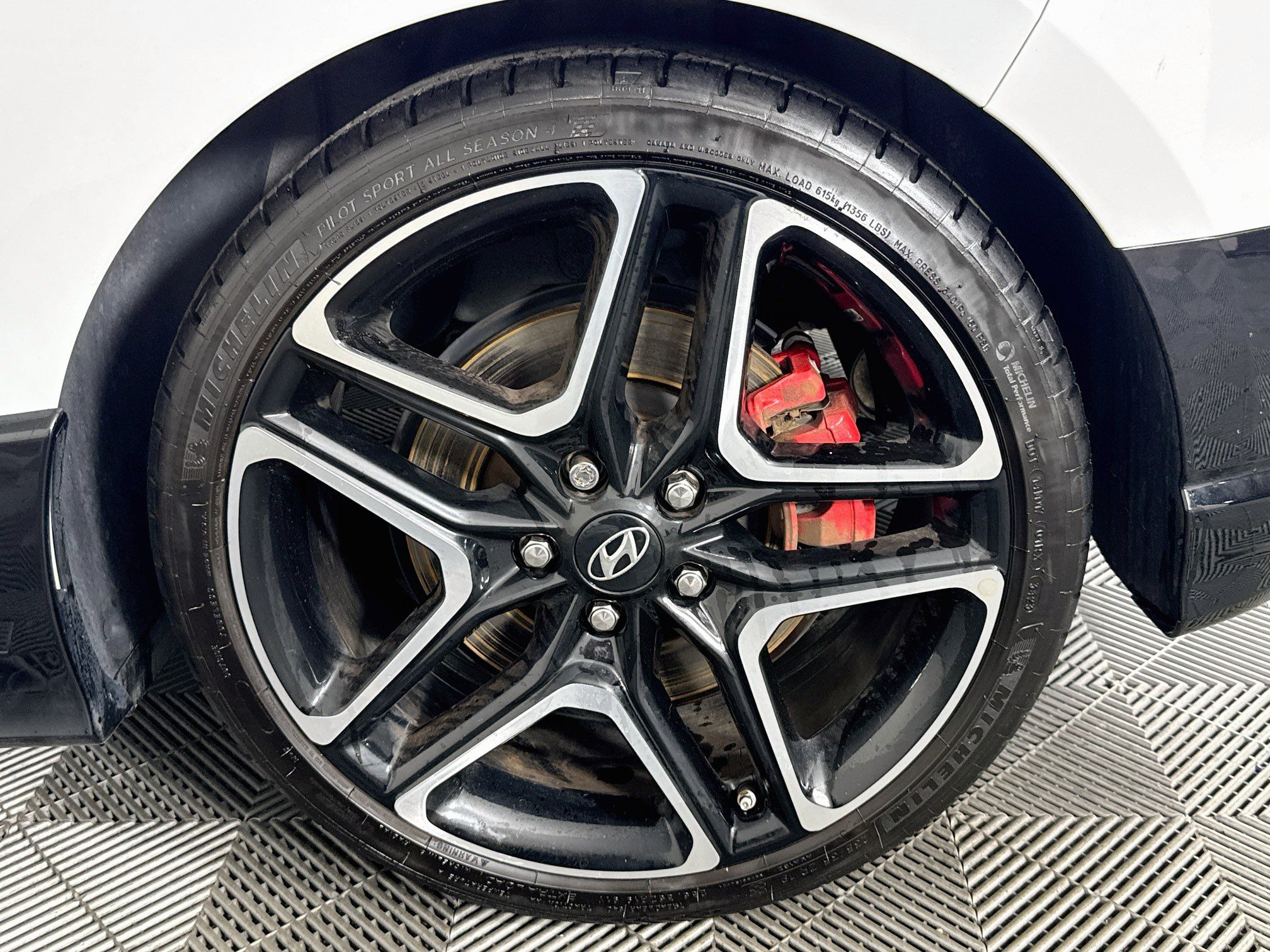 Used 2020 Hyundai Veloster N w/ Performance Package FWD image 32