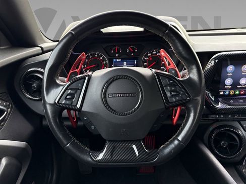 Used 2021 Chevrolet Camaro LT w/ Technology Package image 9