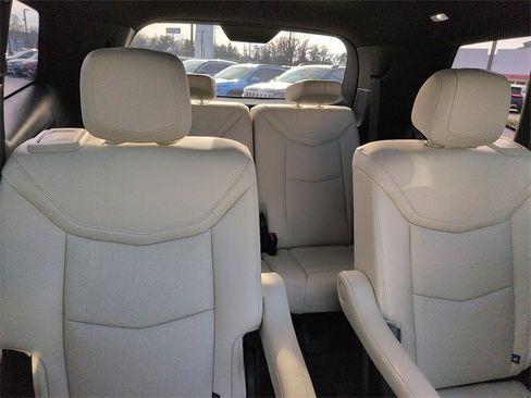 Used 2024 Cadillac XT6 Sport w/ Technology Package image 10