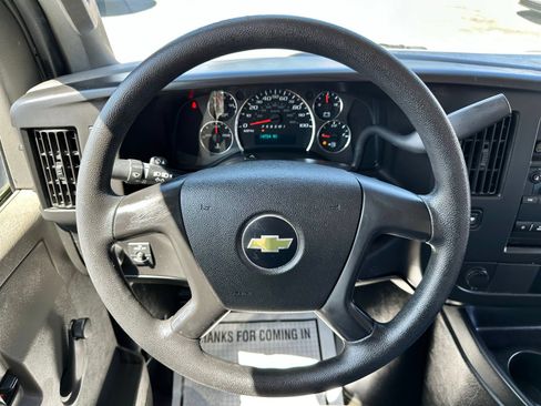 Used 2016 Chevrolet Express 3500 w/ Chrome Appearance Package RWD image 8