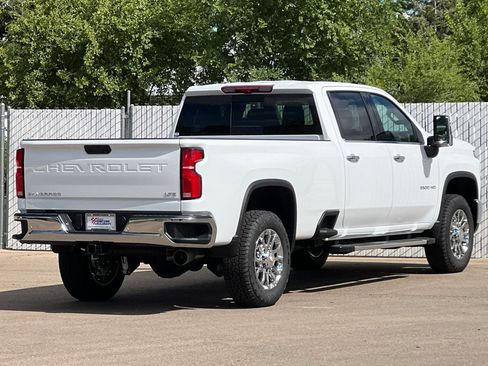 New 2026 Chevrolet Silverado 3500 LTZ w/ LTZ Premium Package AWD/4WD image 4