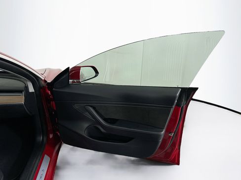 Used 2018 Tesla Model 3 Mid Range image 29