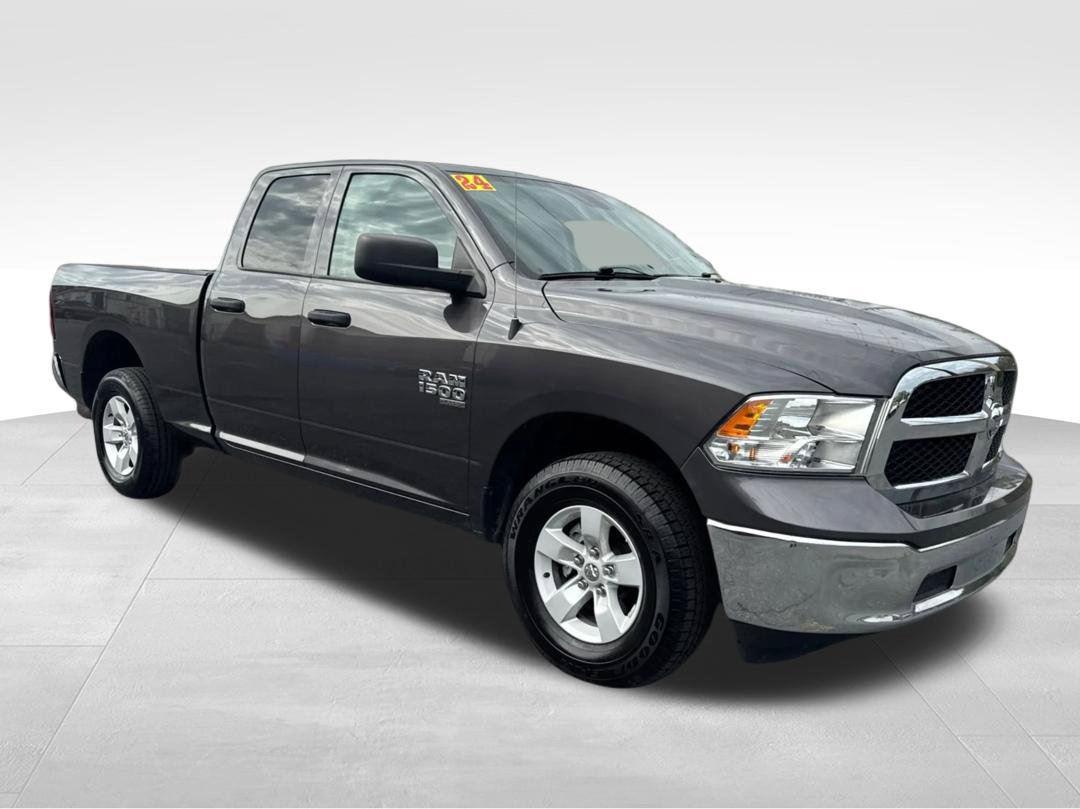 Used 2024 RAM 1500 Classic SLT AWD/4WD image 3