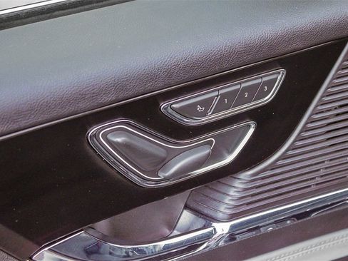 Used 2022 Lincoln Corsair Reserve image 27