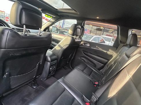 Used 2017 Jeep Grand Cherokee Limited AWD/4WD image 9