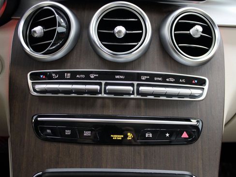 Used 2022 Mercedes-Benz GLC 300 4MATIC image 40