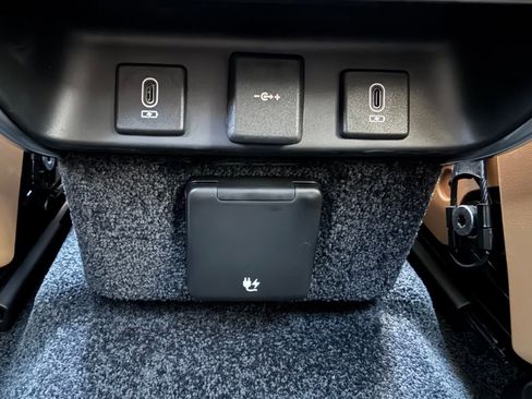 New 2026 Land Rover Range Rover SE image 30