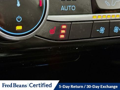 Used 2022 Ford Escape SE w/ SE Sport Appearance Package AWD/4WD image 21