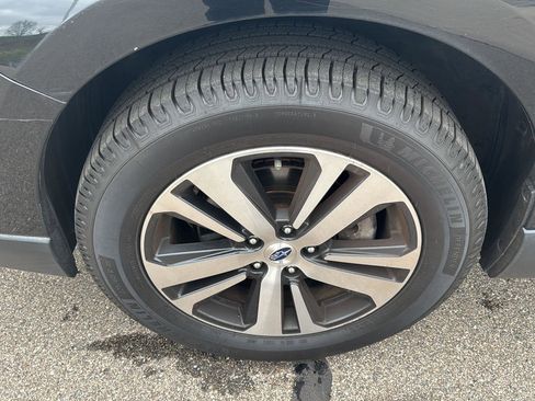 Used 2019 Subaru Outback 2.5i Limited AWD/4WD image 10