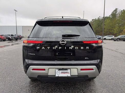 New 2025 Nissan Pathfinder SL image 5