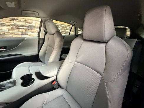 Used 2023 Toyota Venza LE AWD/4WD image 12