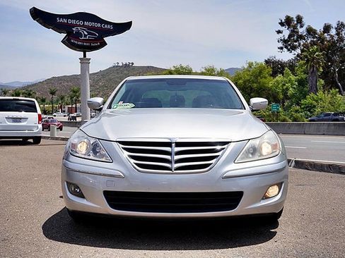 Used 2011 Hyundai Genesis 3.8 w/ Premium Navigation Pkg 3 RWD image 5
