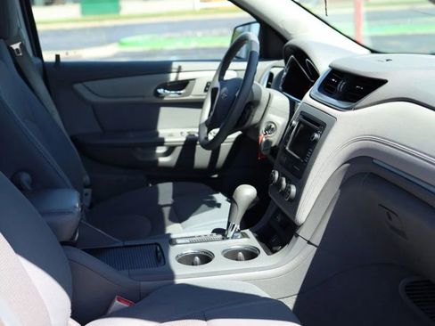 Used 2017 Chevrolet Traverse LS FWD image 39