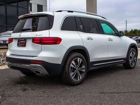 Used 2024 Mercedes-Benz GLB 250 4MATIC w/ Driver Assistance Package image 6