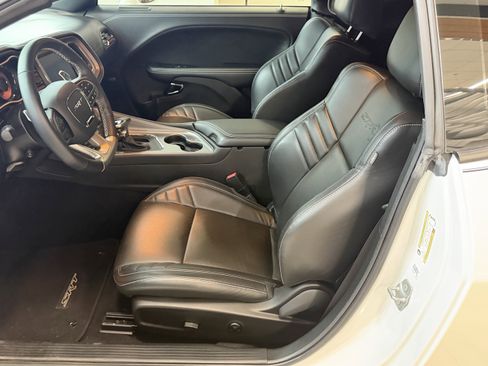 Used 2023 Dodge Challenger SRT Hellcat w/ Driver Convenience Group image 18