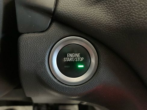 Used 2020 Chevrolet Equinox LT image 37