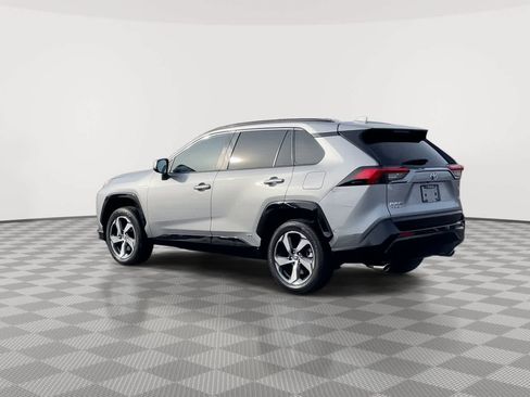 Used 2023 Toyota RAV4 SE image 6