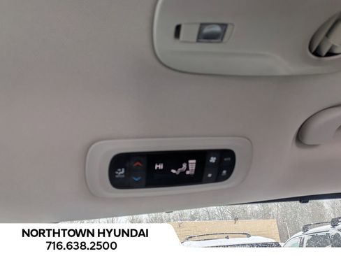 Used 2024 Chrysler Pacifica Touring-L image 35