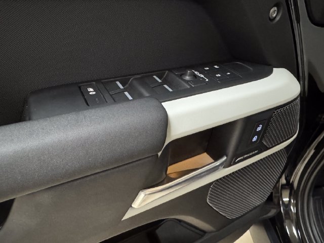 Used 2024 Land Rover Defender 110 S AWD/4WD image 7