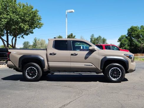 Used 2026 Toyota Tacoma TRD Off-Road AWD/4WD image 2