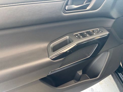 Used 2025 Nissan Pathfinder SV image 20