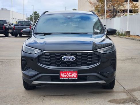 Used 2025 Ford Escape ST-Line image 2