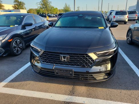 Used 2025 Honda Accord SE image 3