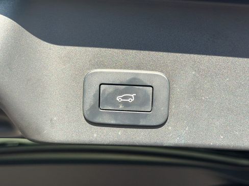 Used 2024 Land Rover Range Rover Evoque Dynamic SE AWD/4WD image 13