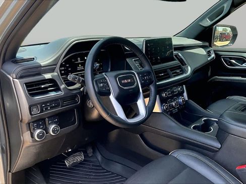 Used 2023 GMC Yukon XL SLT w/ SLT Luxury Package AWD/4WD image 18