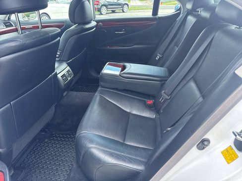 Used 2011 Lexus LS 460 w/ Luxury Value Edition RWD image 19