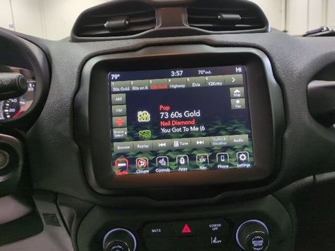 Used 2023 Jeep Renegade Limited AWD/4WD image 9