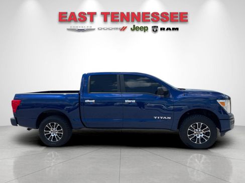 Used 2021 Nissan Titan SV AWD/4WD image 2