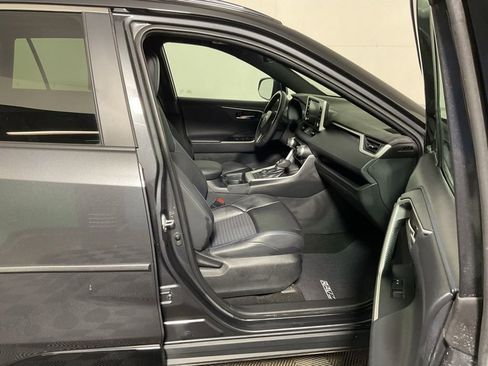 Used 2020 Toyota RAV4 XSE w/ Carpet Mat Package AWD/4WD image 38