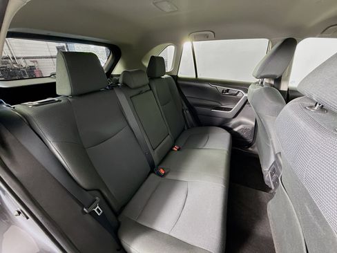 Used 2022 Toyota RAV4 LE AWD/4WD image 23