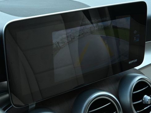 Used 2020 Mercedes-Benz GLC 300 image 19