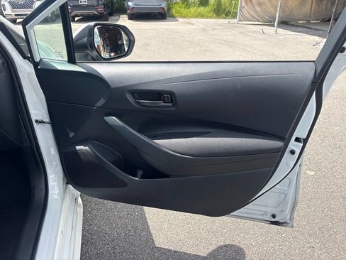 Used 2025 Toyota Corolla LE FWD image 19