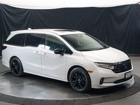 Used 2023 Honda Odyssey Sport image 2