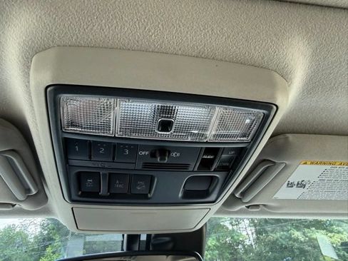 Used 2023 Toyota 4Runner Limited AWD/4WD image 48