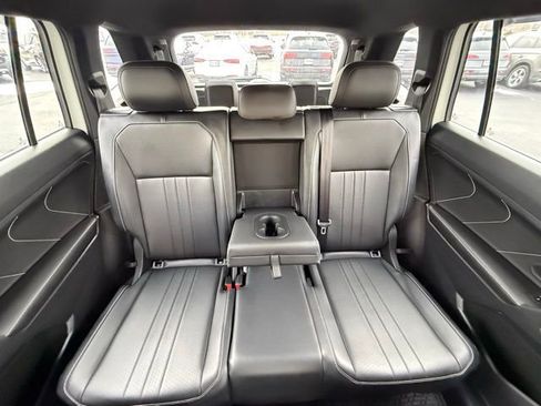 Used 2022 Volkswagen Tiguan SE R-Line image 17