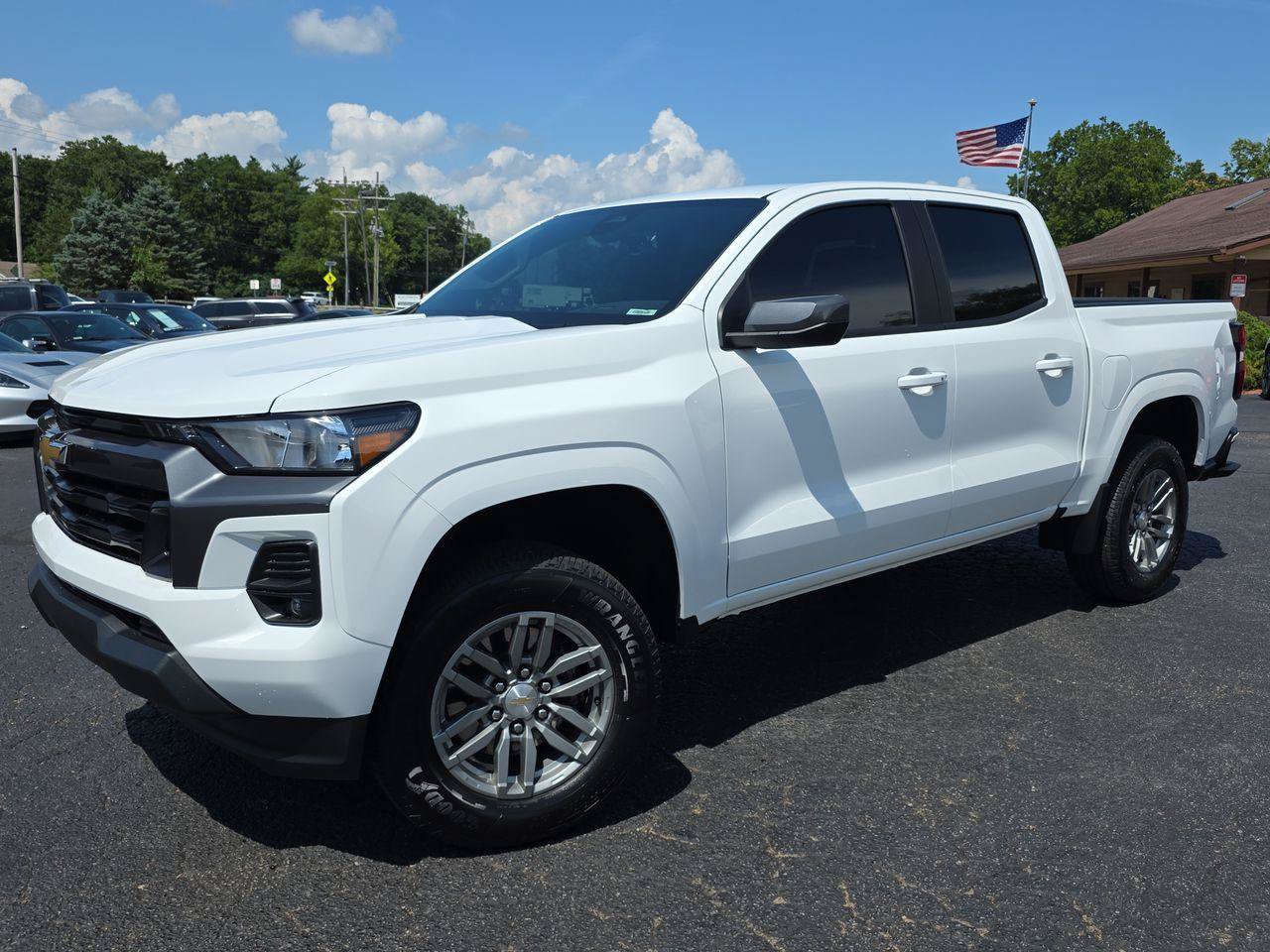 Used 2024 Chevrolet Colorado LT w/ LT Convenience Package II RWD image 1