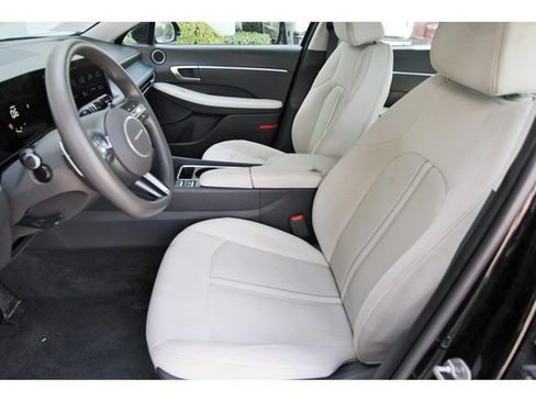 Used 2025 Hyundai Sonata SEL FWD image 6