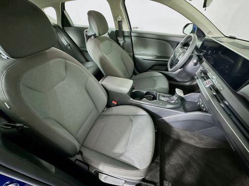 Used 2025 Kia K4 FWD image 31