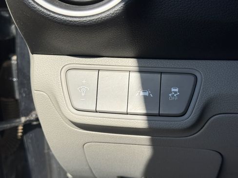 Used 2021 Kia Forte LXS FWD image 17