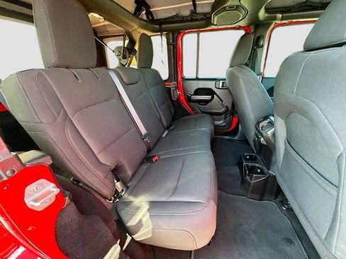 Used 2018 Jeep Wrangler Unlimited Sport S AWD/4WD image 25