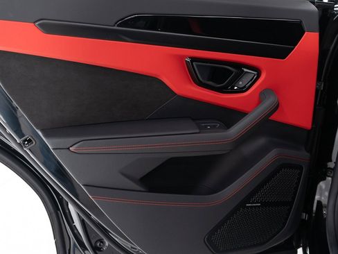 Used 2023 Lamborghini Urus S image 22